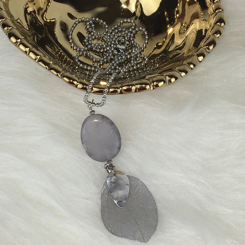 30” silver bead with silver lace leaf stone boho